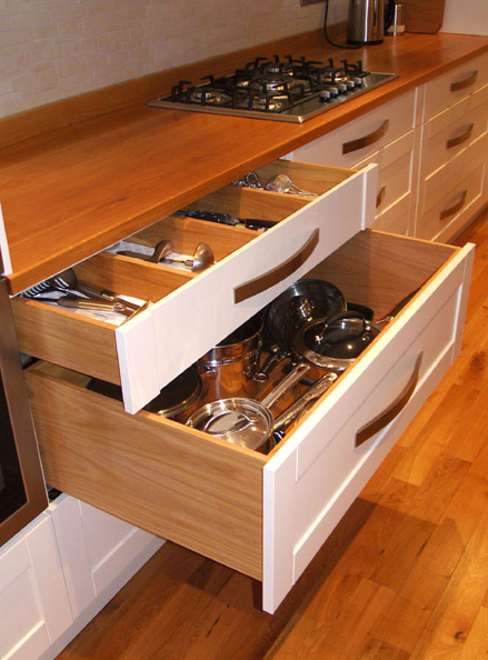 Scott Shaker Kitchen<br />Hand painted eggshell & oak